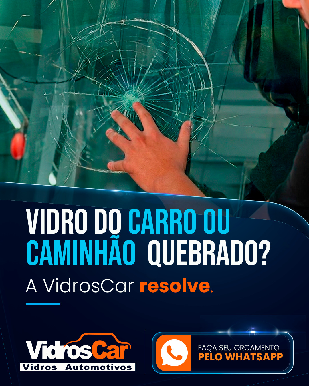Vidro automotivo quebrado sendo avaliado por técnico da VidrosCar
